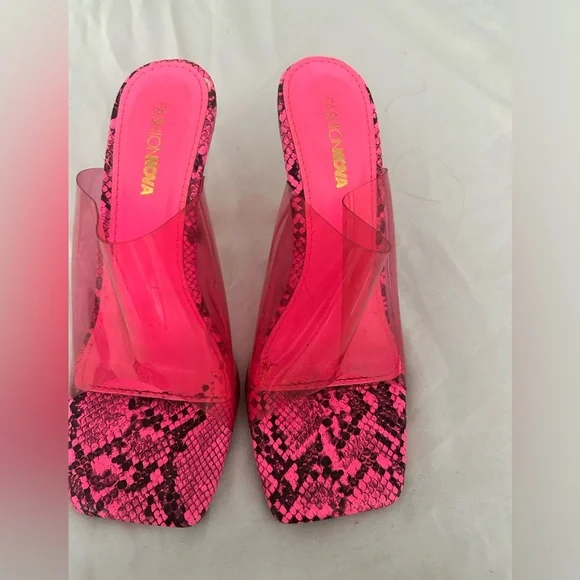 Fashion Nova Mules - Picture 2 of 2